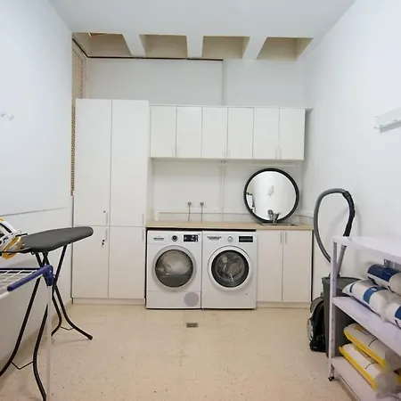 19 Duquesa Del Duque 3 Bedrooms Villa *